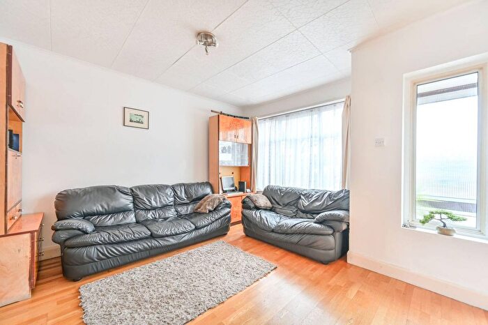 3 Bedroom Terraced House For Sale In Mount Pleasant, Alperton, Wembley, HA0