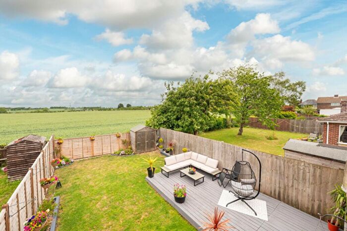 3 Bedroom Semi-Detached House For Sale In The Close, Thurleigh, MK44