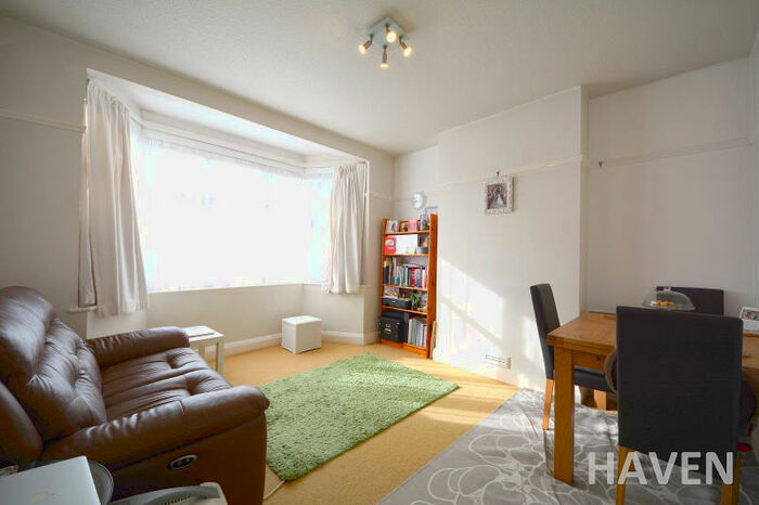 2 Bedroom Flat To Rent In East End Road, East Finchley, London, N2