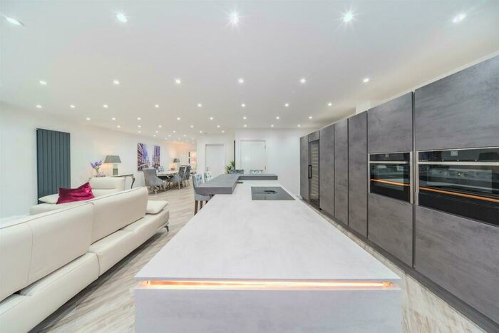 5 Bedroom Detached House For Sale In Warrington Road, Rainhill, Prescot, L35