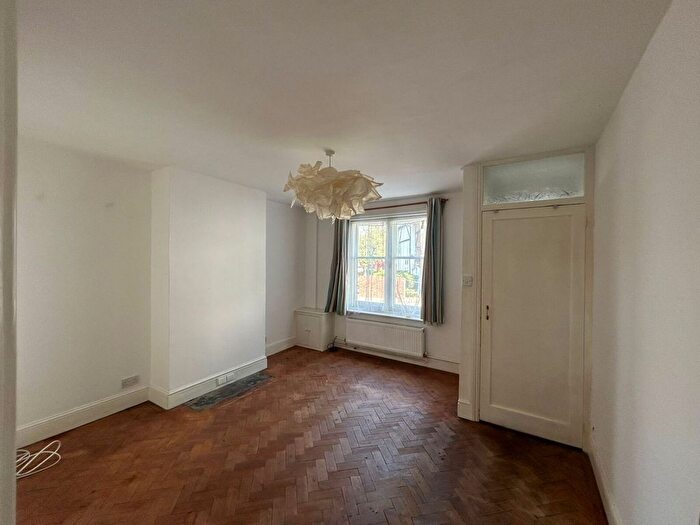 3 Bedroom Terraced House For Sale In High Street, Twyford, Reading, Berkshire, RG10