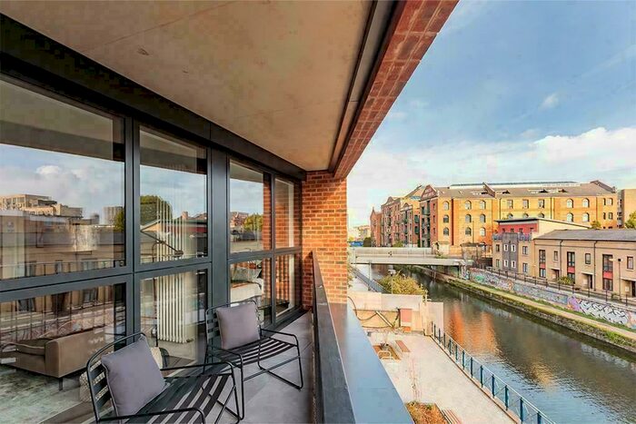 2 Bedroom Apartment For Sale In Yeo Street, Bow, London, E3