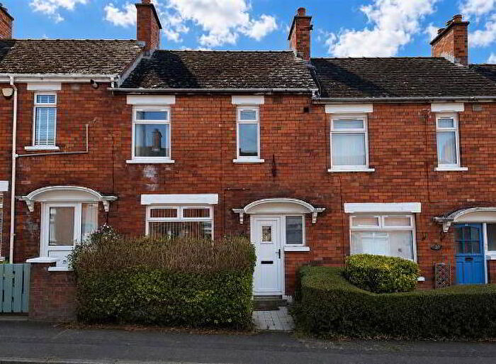3 Bedroom Mid Terraced House For Sale In Aigburth Park, Belfast, BT4