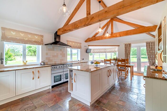 5 Bedroom Detached House For Sale In Tenbury Road, Clows Top, DY14