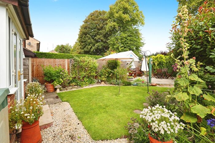 1 Bedroom Semi Detached House For Sale In River Way, Durrington, Salisbury, SP4