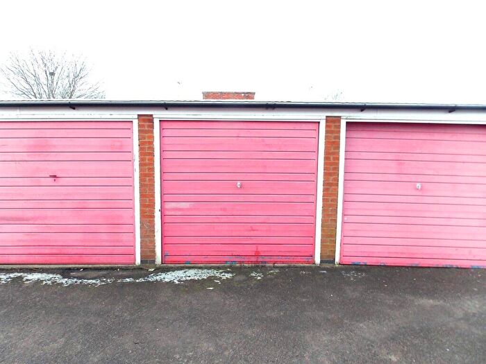 1 Bedroom Flat To Rent In Foxcroft Close, Leicester, LE3