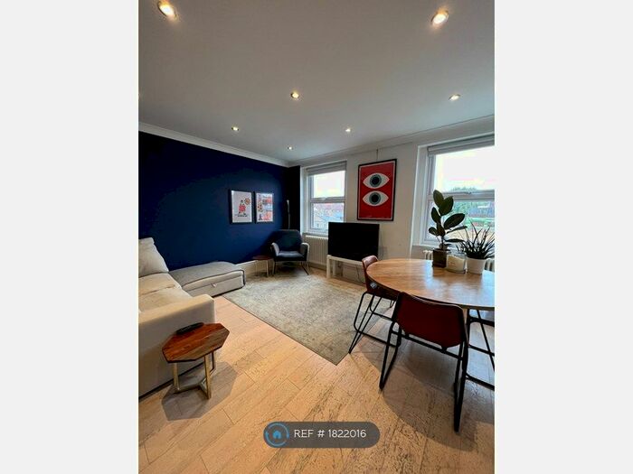 2 Bedroom Flat To Rent In Hackney Road, London, E2