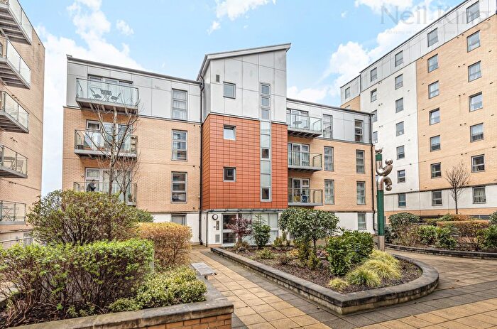 2 Bedroom Flat To Rent In Lady Anne Court, Queen Mary Avenue, South Woodford, London, E18
