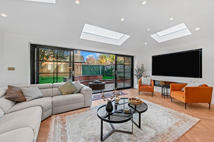 4 Bedroom Property To Rent In Chesterfield Road, Grove Park, W4