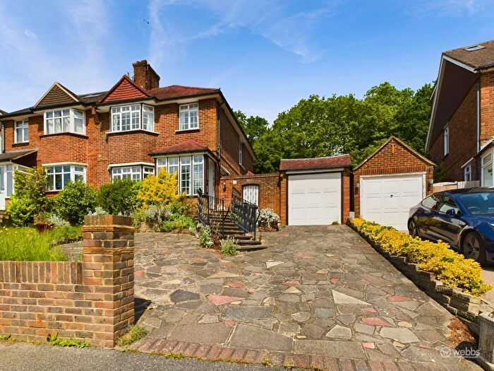 3 Bedroom Semi-Detached House To Rent In Abbots Green, Croydon, CR0
