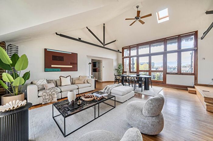 3 Bedroom Flat For Sale In Woods Place, London, SE1