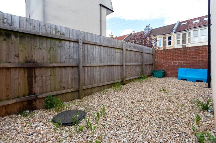 4 Bedroom House To Rent In Longmead Avenue, Bristol, BS7