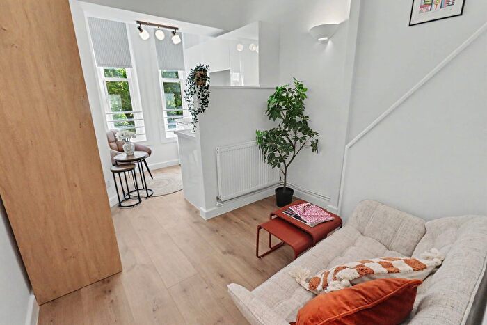 Studio To Rent In Fitzjohns Avenue, London, NW3