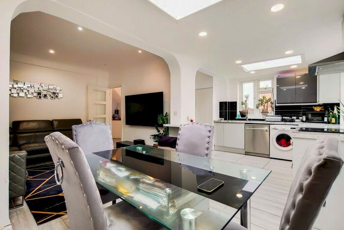 4 Bedroom Semi-detached House For Sale In Risingholme Road, Harrow, HA3