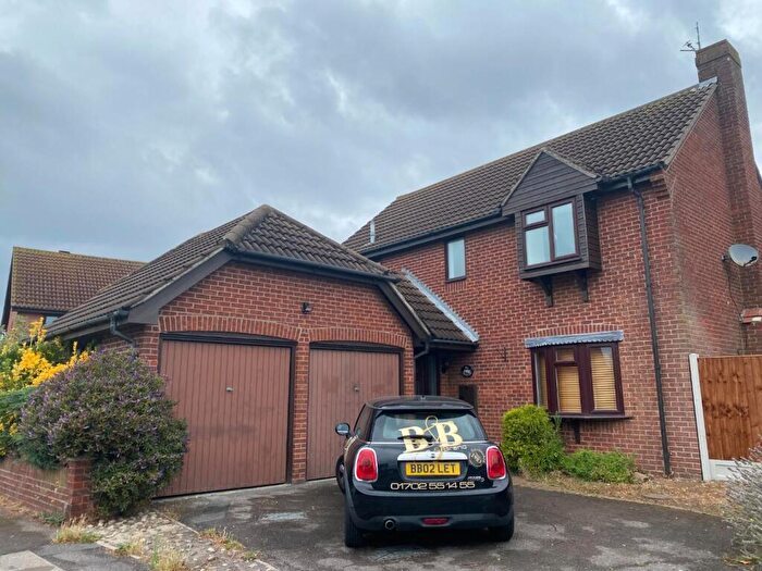 4 Bedroom Detached House To Rent In Mountnessing Hadleigh, SS7