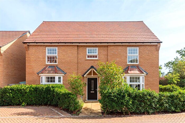 5 Bedroom Detached House For Sale In Waffas Hill, Eagle Farm South, Milton Keynes, Buckinghamshire, MK17