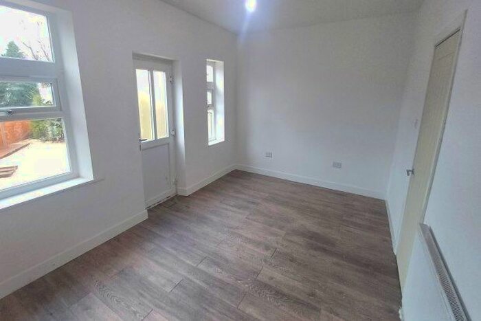 3 Bedroom Property To Rent In Westlea, Chesterfield, S43