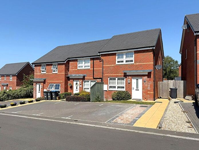 2 Bedroom End Of Terrace House For Sale In Tabitha Close, Hamworthy, Poole, BH15