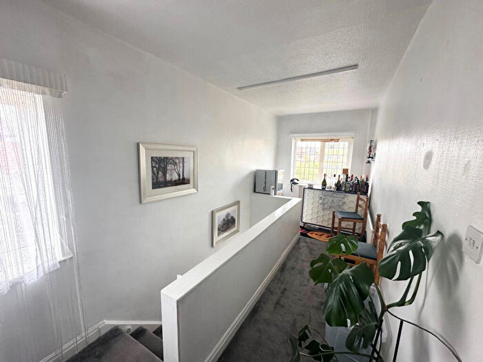 2 Bedroom Apartment To Rent In Manor Court, Clifton Drive North, Lytham St. Annes, Lancashire, FY8