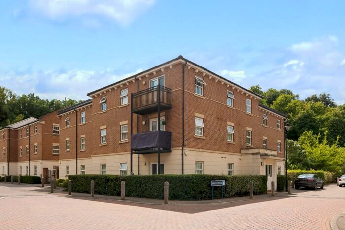 2 Bedroom Apartment To Rent In Empire Walk, Greenhithe, DA9