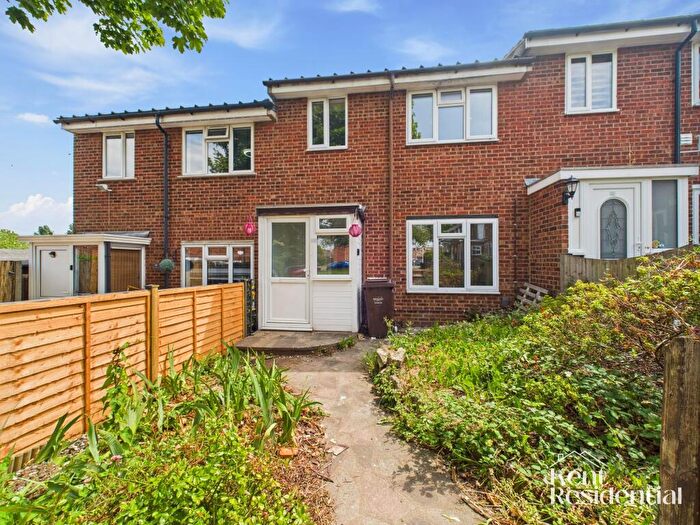 3 Bedroom Terraced House To Rent In Hazlemere Drive, Gillingham, ME7