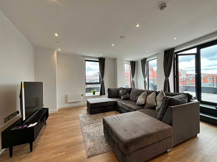 2 Bedroom Flat To Rent In The Carding Building, Manchester New Square, Whitworth Street, Manchester, M1