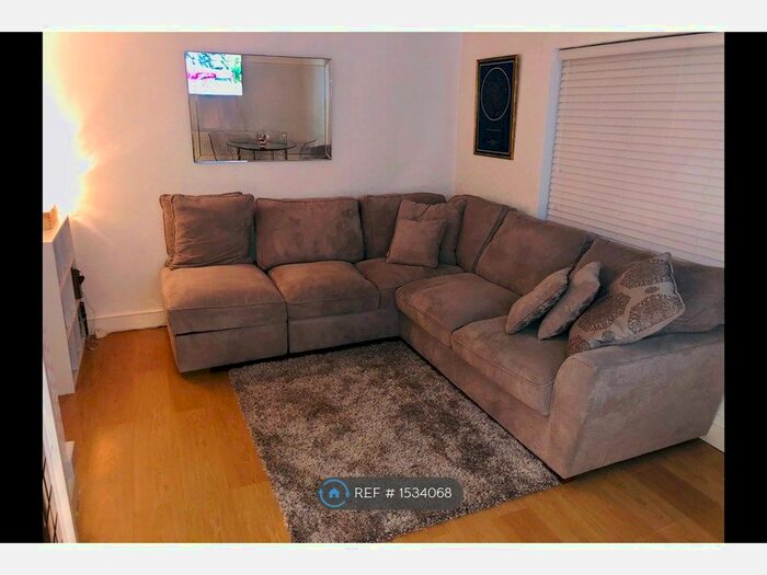 1 Bedroom Flat To Rent In Brigadier Hill, Enfield, EN2