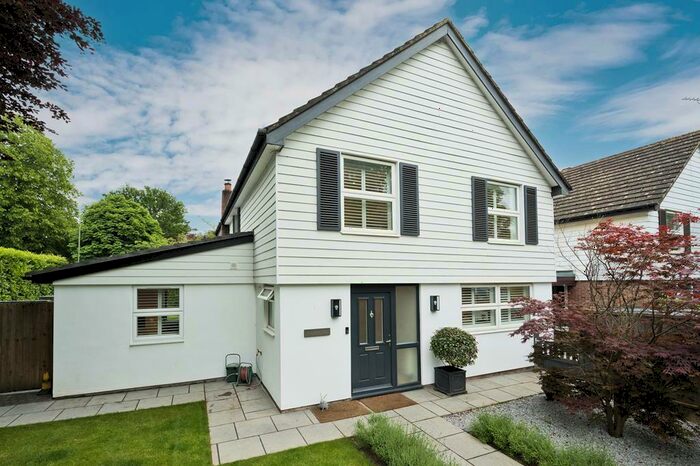 4 Bedroom Detached House To Rent In Mayfield Road, Weybridge, KT13