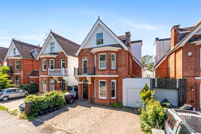 5 Bedroom Link Detached House For Sale In Old Shoreham Road, Hove, BN3