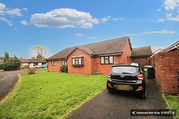 2 Bedroom Property For Sale In Squires Leaze, Thornbury, BS35