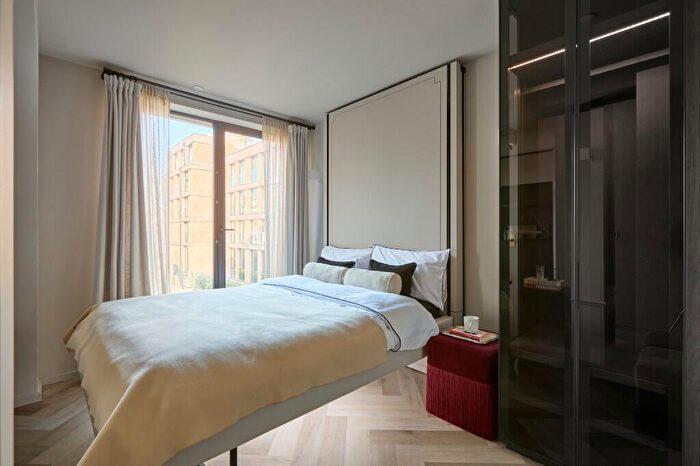 Studio To Rent In Willesden Lane, London, NW2