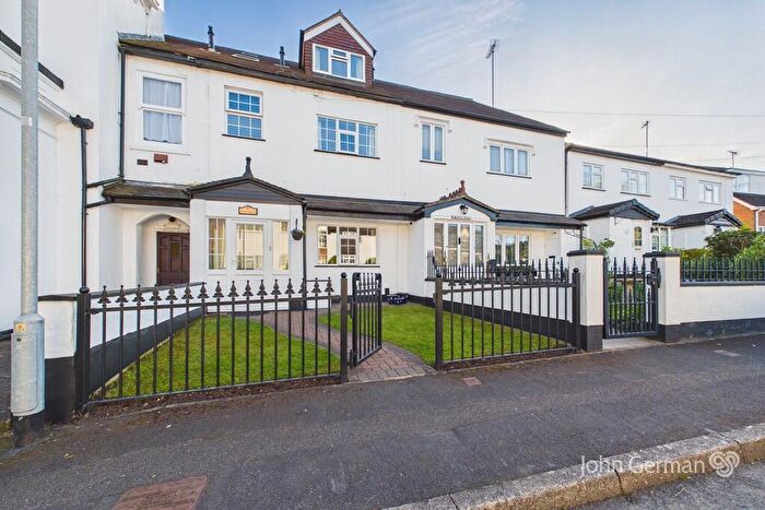 5 Bedroom Terraced House For Sale In Deanshill Close, Stafford, ST16