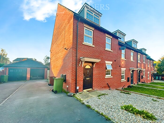 3 Bedroom Semi Detached House To Rent In Raynville Way, LS12