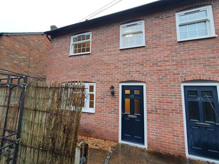 2 Bedroom House To Rent In Hampton Road, Newbury, RG14
