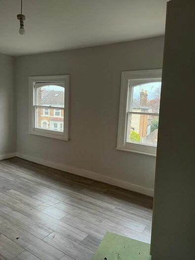 2 Bedroom Flat To Rent In Clarence Road, London, N22