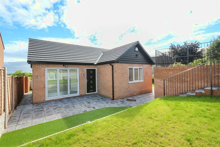 3 Bedroom Detached Bungalow To Rent In Gallery Lane, Holymoorside, Chesterfield, S42
