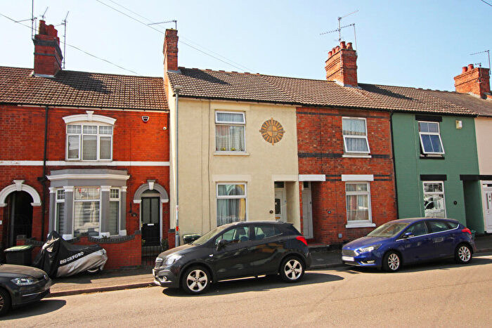 3 Bedroom Terraced House To Rent In Midland Road, Rushden, NN10