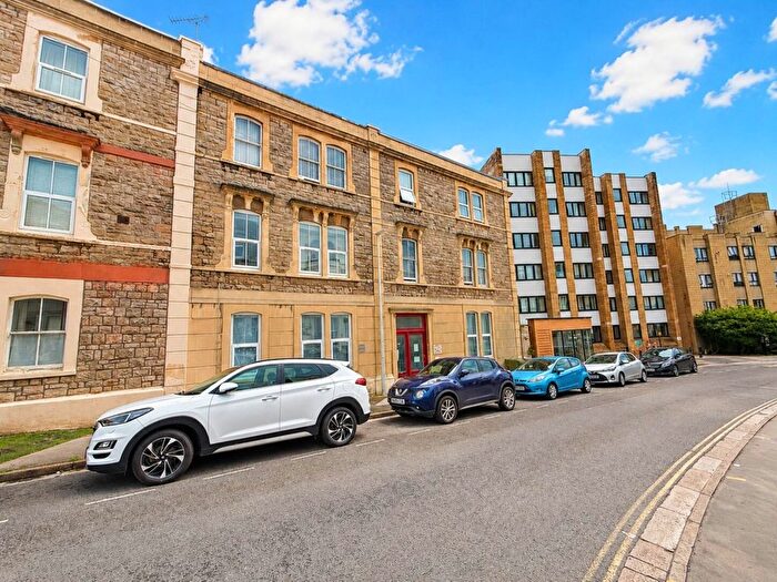 1 Bedroom Flat For Sale In Grove Court, Weston-Super-Mare, BS23