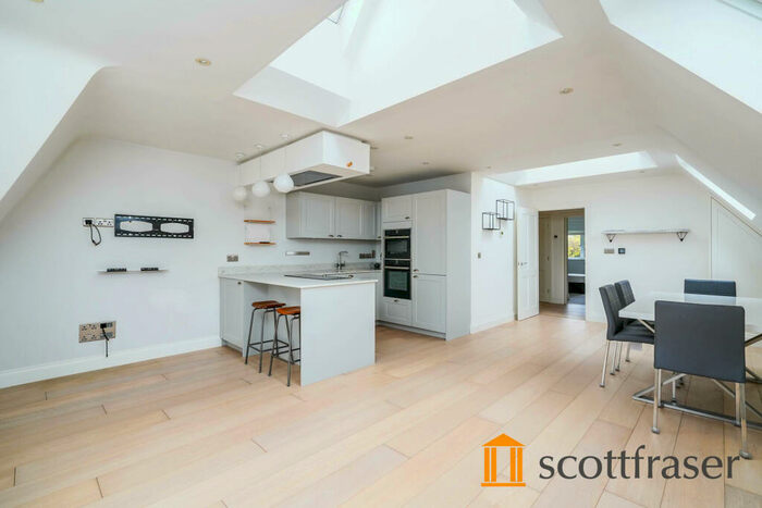 2 Bedroom Flat To Rent In Yarnells Hill, Oxford, OX2