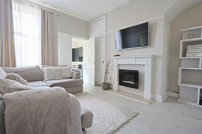 2 Bedroom Flat To Rent In Benton Park Road, High Heaton, Newcastle Upon Tyne, NE7