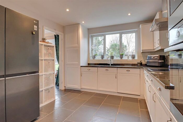 4 Bedroom Detached House For Sale In Twinstead, Wickford, SS12