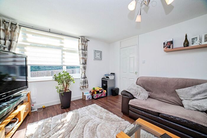 3 Bedroom Semi-Detached House For Sale In Philipway, Somercotes, Alfreton, DE55