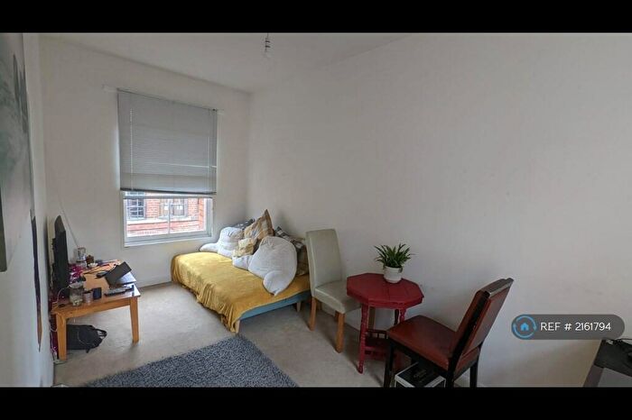 3 Bedroom Flat To Rent In Bloomsbury Court, Nottingham, NG1
