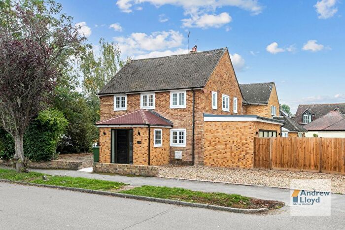 3 Bedroom Semi-Detached House For Sale In Blanche Lane, South Mimms, Potters Bar, EN6