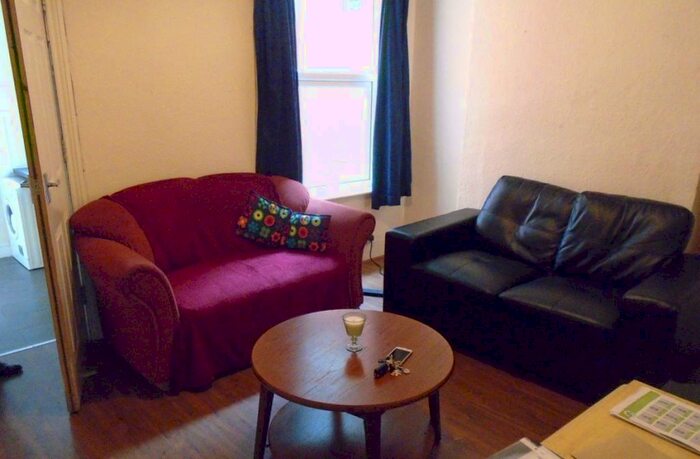 3 Bedroom House To Rent In Coronation Road, B29