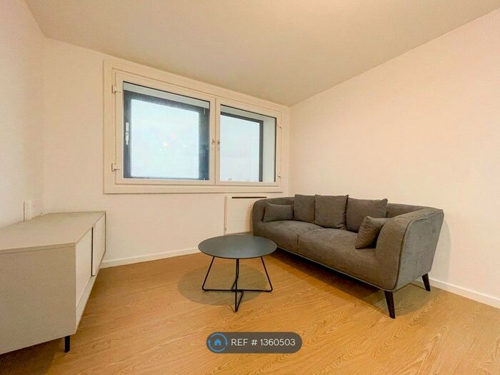 1 Bedroom Flat To Rent In Mandale House, Stockport, SK4