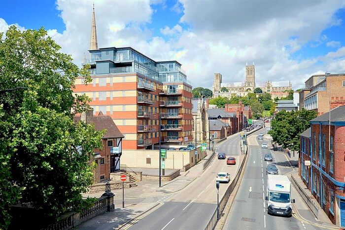 2 Bedroom Flat To Rent In St. Swithins Square, Lincoln, LN2
