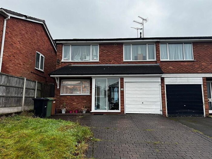 4 Bedroom Property To Rent In Helston Road, Walsall, WS5