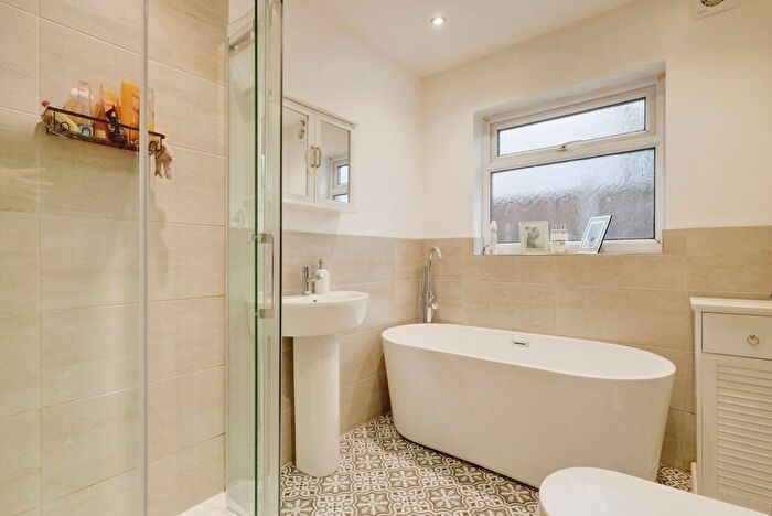 2 Bedroom Semi-Detached Bungalow For Sale In Common Lane, Benfleet, SS7