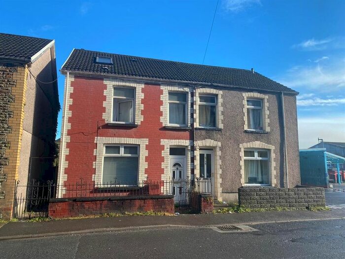 4 Bedroom Semi-Detached House To Rent In Llwydarth Road, Cwmfelin, Maesteg, CF34